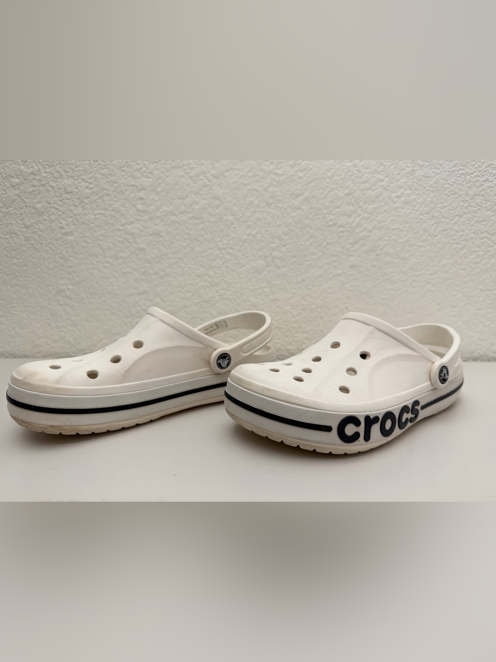 CROCS White Clog with Navy Logo Trim.            W Size 8 • M Size 6